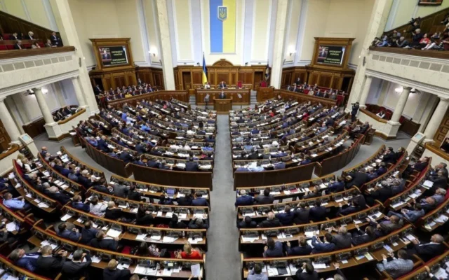 Рада ухвалила закон про підготовку до нацспротиву у школах, коледжах та вишах Рада ухвалила закон про підготовку до нацспротиву у школах, коледжах та вишах