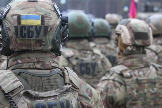 СБУ нейтралізувала групу агентів ГРУ, що планувала замахи на відомих осіб в Україні Płatny zabójca zlikwidowany. Wielka akcja ukraińskich służb, “zdrajcy poniosą odpowiedzialność”