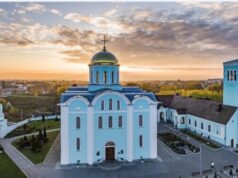 У Володимирі оштрафували матір підлітка, який пошкодив двері Успенського собору У-Володимирі-оштрафували-матір-підлітка,-який-пошкодив-двері-Успенського-собору