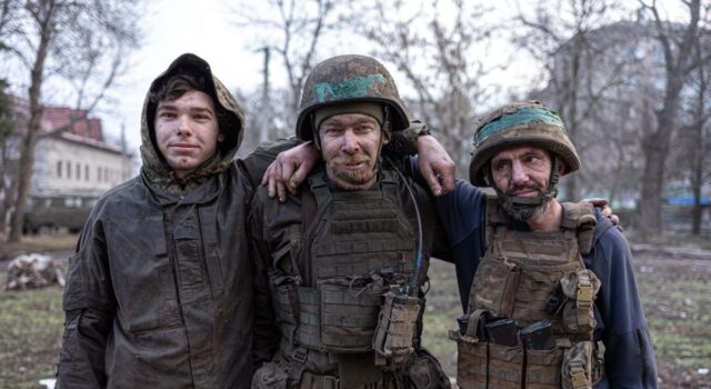 21 рік наймолодшому: тріо українських піхотинців тримали позиції 224 дні поспіль 21-рік-наймолодшому:-тріо-українських-піхотинців-тримали-позиції-224-дні-поспіль