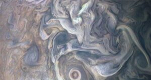 Зонд NASA зафіксував мегашторми на Юпітері: астрономи пояснили нищівну силу блискавок Зонд-nasa-зафіксував-мегашторми-на Юпітері:-астрономи-пояснили-нищівну-силу-блискавок