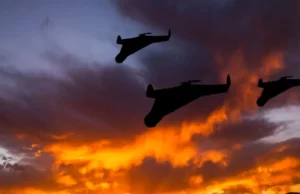 Масована атака дронів на Москву та НПЗ під Санкт-Петербургом: перші деталі Масована-атака-дронів-на-москву-та-НПЗ-під-санкт-петербургом:-перші-подробиці