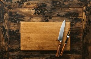 Що категорично заборонено різати на дерев’яній дошці: 5 небезпечних продуктів Що категорично-заборонено-різати-на дерев’яній-дошці:-5 небезпечних-продуктів