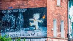 Бенксі: таємниці анонімного стріт-артиста Бенксі.-Маску-невловимого-стріт-артиста-знято?