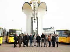 Громади Волині отримали чотири нові шкільні автобуси Громади-Волині-отримали-чотири-нові-шкільні-автобуси