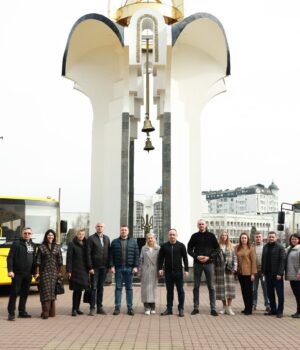 Громади-Волині-отримали-чотири-нові-шкільні-автобуси