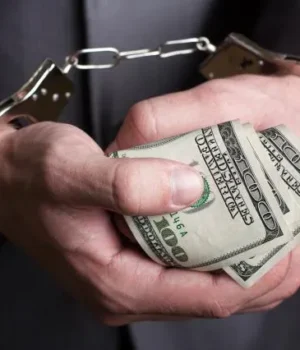 korupciya_20.webp Два прокурори на Київщині вимагали у бізнесмена $50 тисяч хабаря