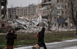 Ситуація в Костянтинівці: обмежені можливості евакуації та постійні загрози Між-прольотами-дронів-і-ударами-КАБів.-Як-вчителька-у-розбитій-Костянтинівці-збирається-садити-город