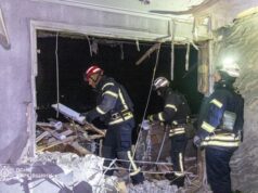 РФ вдарила по житловому будинку в обласному центрі: дрон розніс квартири, є поранені (фото) РФ-вдарила-по-житловому-будинку-в-обласному-центрі:-дрон-розніс-квартири,-є-поранені-(фото)