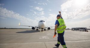Відновлення цивільних авіаперевезень в Україні: шляхи та ризики Аеропорти на старті? Що стримує відновлення перельотів в Україні під час війни