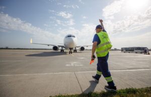 Відновлення цивільних авіаперевезень в Україні: шляхи та ризики Аеропорти на старті? Що стримує відновлення перельотів в Україні під час війни