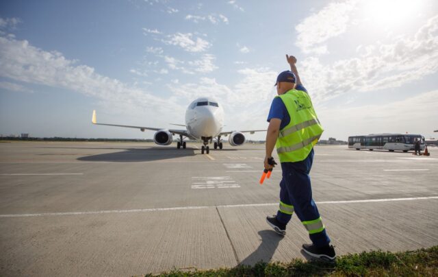 Відновлення цивільних авіаперевезень в Україні: шляхи та ризики Аеропорти на старті? Що стримує відновлення перельотів в Україні під час війни