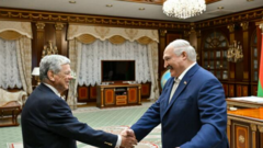 Як-представник-Трампа-пив-горілку-з-Лукашенком:-“Мені-не-можна-було-напиватись-у-зюзю” Як-представник-Трампа-пив-горілку-з-Лукашенком:-“Мені-не-можна-було-напиватись-у-зюзю”