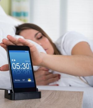 Кардіологи-назвали-одну-поширену-ранкову-звичку,-яка-пришвидшує-старіння-серця