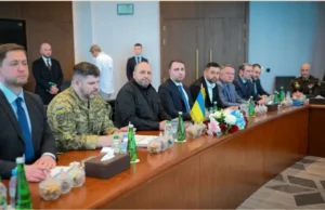 Зеленський пояснив, чому зупинилися мирні переговори Зеленський пояснив, чому зупинилися мирні переговори