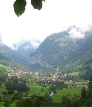 Туристи-знайшли-в-Європі-“прохід”-у-всесвіт-“Володаря-перснів” Туристи-знайшли-в-Європі-“прохід”-у-всесвіт-“Володаря-перснів”