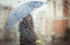 Синоптик попередив про інтенсивні дощі в Україні: де знадобляться парасольки Синоптик-попередив-про-інтенсивні-дощі-в-Україні:-де-знадобляться-парасольки