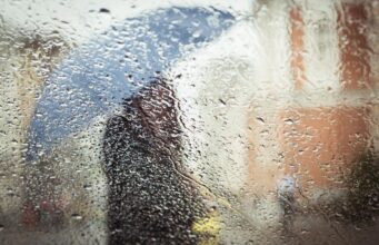 Синоптик попередив про інтенсивні дощі в Україні: де знадобляться парасольки Синоптик-попередив-про-інтенсивні-дощі-в-Україні:-де-знадобляться-парасольки