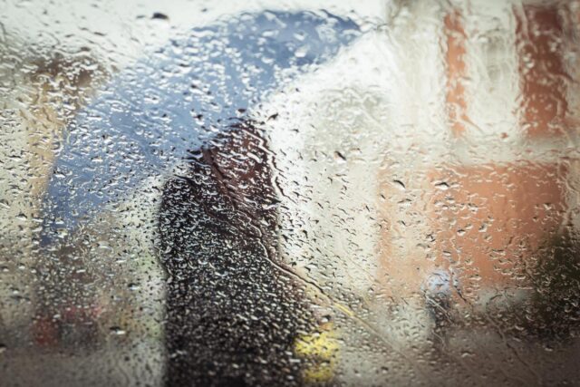 Синоптик попередив про інтенсивні дощі в Україні: де знадобляться парасольки Синоптик-попередив-про-інтенсивні-дощі-в-Україні:-де-знадобляться-парасольки