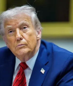 2025_gettyimages_2250523863_8c5b082d91206e5204d3bace930a75ea_650x410.webp Американці подарували депутатам РФ шкарпетки з Трампом