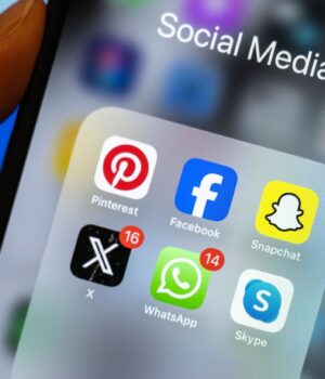 Ще один удар по соцмережах: Індонезія ввела обмеження для дітей до 16 років