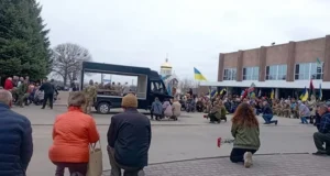 На Черкащині попрощалися з ветераном Русіновим, який загинув у перестрілці з поліцейськими На Черкащині попрощалися з ветераном Русіновим, який загинув у перестрілці з поліцейськими