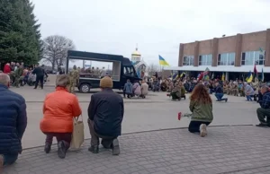 На Черкащині попрощалися з ветераном Русіновим, який загинув у перестрілці з поліцейськими На Черкащині попрощалися з ветераном Русіновим, який загинув у перестрілці з поліцейськими