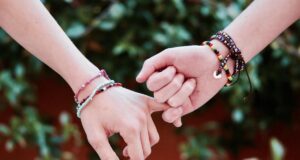 Якість вища за кількість: 11 рис людей, які мають лише одного найкращого друга Якість-вища-за-кількість:-11-рис-людей,-які-мають-лише-одного-найкращого-друга