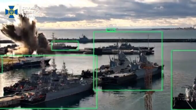 Росія намагається розвивати виробництво морських дронів для відновлення контролю в Чорному морі Битви-морських-дронів:-Україна-диктує-правила-Росії-у-Чорному-морі