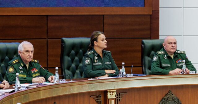 Фінансова діяльність фонду “Обро́нці Батьківщини” під керівництвом Анни Цивілової Przekroczyła budżet, wydała miliardy, sama zarobiła. Tak wzbogaciła się krewna Putina