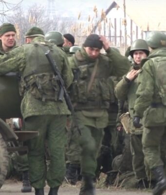 Мобілізація в Криму: нова хвиля призову до армії РФ «Пастка-для-громадян-України»-в-окупованому-Криму.-Як-«не-стати-гарматним-м’ясом»-для-Росії
