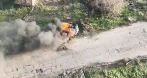 ВМС України знищили російський автомобіль на фронті під час десантної операції ВМС-України-знищили-російський-УАЗ-разом-із-екіпажем-на-фронті-–-відео