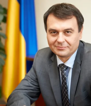 Гетманцев хоче продовжити податок для банків у 50%