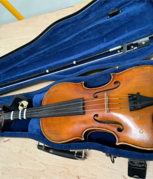 658560800_1270829848560775_4497124423352180614_n.webp В Україні на кордоні вилучили скрипку 1763 року, яку хотіли вивезти до Нідерландів