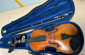 В Україні на кордоні вилучили скрипку 1763 року, яку хотіли вивезти до Нідерландів В Україні на кордоні вилучили скрипку 1763 року, яку хотіли вивезти до Нідерландів