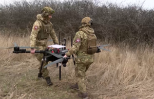 Ситуація на Покровському напрямку: українські військові відбивають атаки російської піхоти Бійці-в-екзоскелетах-та-дрони-бомбери:-як-під-Покровськом-ЗСУ-відбивають-російські-«язички»