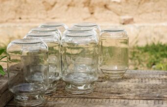 Досвідчені господині не викидають використані скляні баночки: для чого вони їм потрібні Досвідчені-господині-не-викидають-використані-скляні-баночки:-для-чого-вони-їм-потрібні