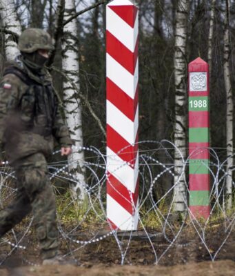 Польща планує збудувати електронний бар’єр на кордоні з Україною На кордоні Польщі та України можуть збудувати супербар’єр: як він працюватиме