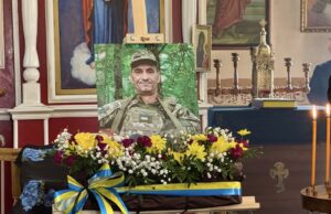 Прощання з Героїм: Нововолинська громада вшанувала пам’ять Василя Шиленіна Нововолинці-провели-в-останню-путь-Захисника-Василя-Шиленіна