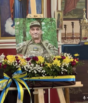 Нововолинці-провели-в-останню-путь-Захисника-Василя-Шиленіна