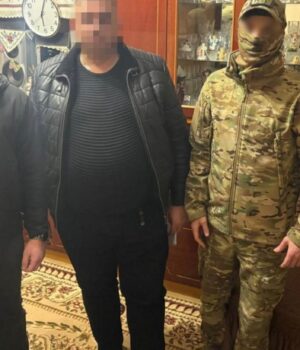 photo_2026_03_31_10_28_16_bedff86b3ee4e89b517b6b5a56a84816_1300x820.jpg У Києві знешкодили мережу ГРУ, що планувала вбивства офіцерів ЗСУ і не тільки