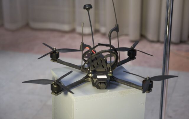 Тестування нового покоління ударних дронів в Україні: результати та перспективи Україна тестує нові бойові дрони: дальність, захист і висока вантажопідйомність