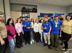 Команда ветеранів «NOVIK TITANS» з Нововолинська здобула третє місце на всеукраїнському турнірі з петанку «novik-titans»-отримали-подарунок-після-перемоги-на-турнірі-з-петанку