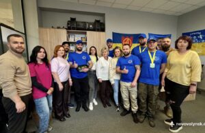 Команда ветеранів «NOVIK TITANS» з Нововолинська здобула третє місце на всеукраїнському турнірі з петанку «novik-titans»-отримали-подарунок-після-перемоги-на-турнірі-з-петанку