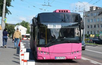 Луцьк без рожевої маршрутки: куди зник улюблений автобус і коли повернеться Луцьк-без-рожевої-маршрутки:-куди-зник-улюблений-автобус-і-коли-повернеться