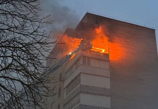 «Будинок затрясся»: що кажуть жителі будинків у Луцьку, які постраждали від атаки «шахеда» «Будинок-затрясся»:-що-кажуть-жителі-будинків-у-Луцьку,-які-постраждали-від-атаки-«шахеда»