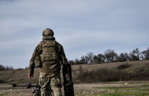 Російські дрони адаптуються для боротьби з українськими безпілотниками Rosja odkryła słaby punkt wyposażenia Ukrainy. Prymitywne rozwiązanie działa