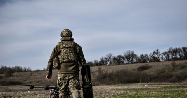 Російські дрони адаптуються для боротьби з українськими безпілотниками Rosja odkryła słaby punkt wyposażenia Ukrainy. Prymitywne rozwiązanie działa