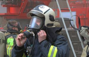 Уфа: Пожежа на нафтопереробному заводі після атаки дронів Масштабна пожежа палає на НПЗ в російській Уфі після атаки дронів (відео)