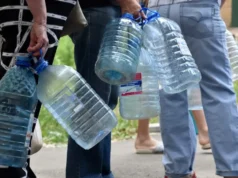 У Донецьку населенню пропонують шахтні води на тлі дефіциту питної У Донецьку населенню пропонують шахтні води на тлі дефіциту питної